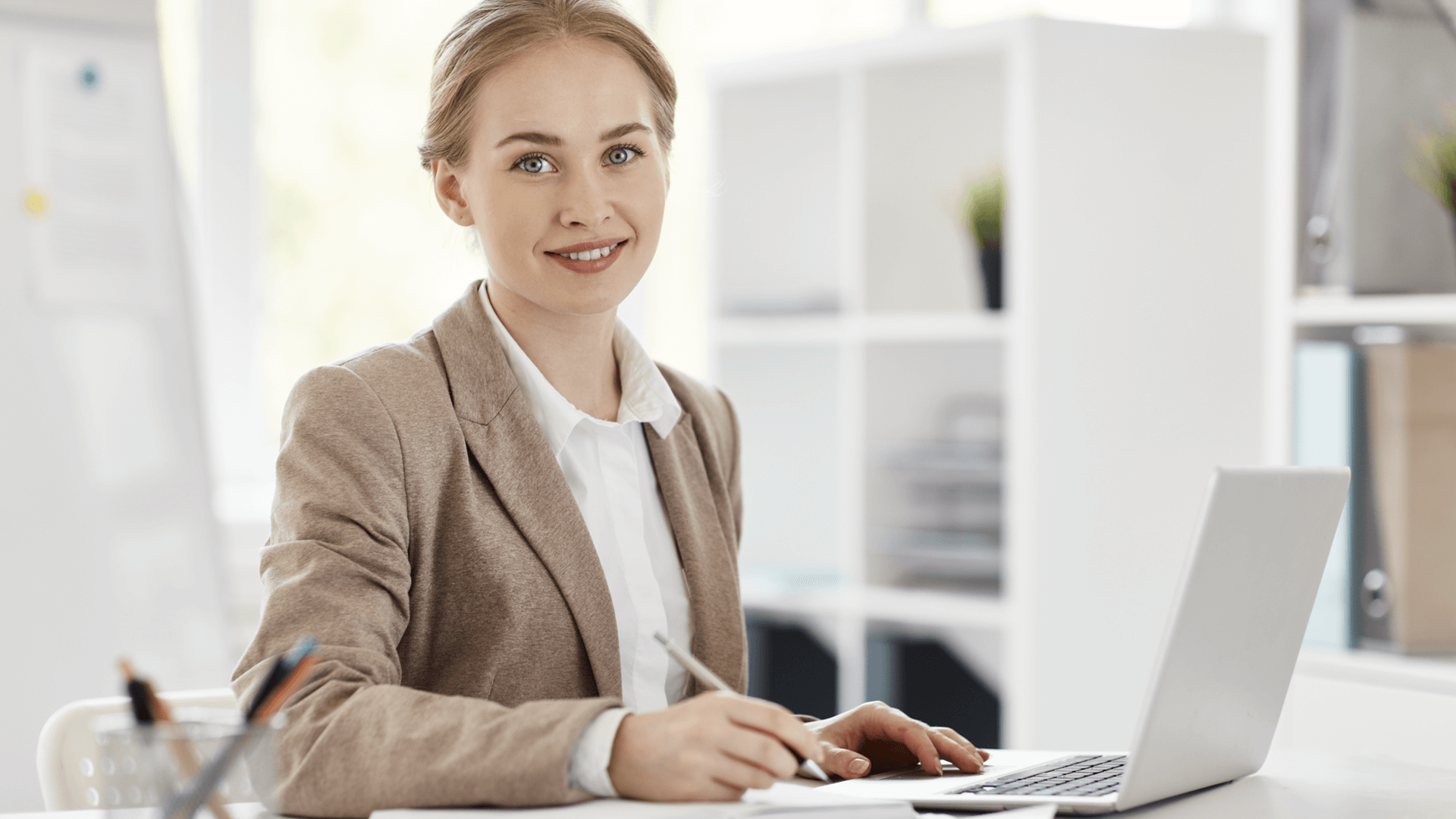 woman accountant 1