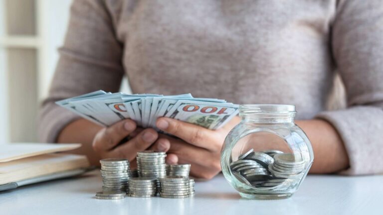 Financial Reinvention: Smart Investment Strategies for Midlife Women Looking to Secure Their Future